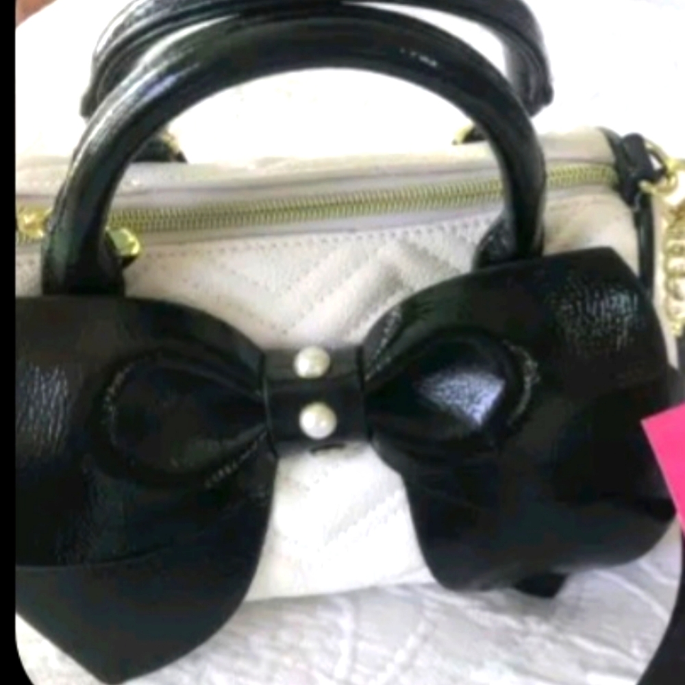 Betsey Johnson creamy white black bow purse